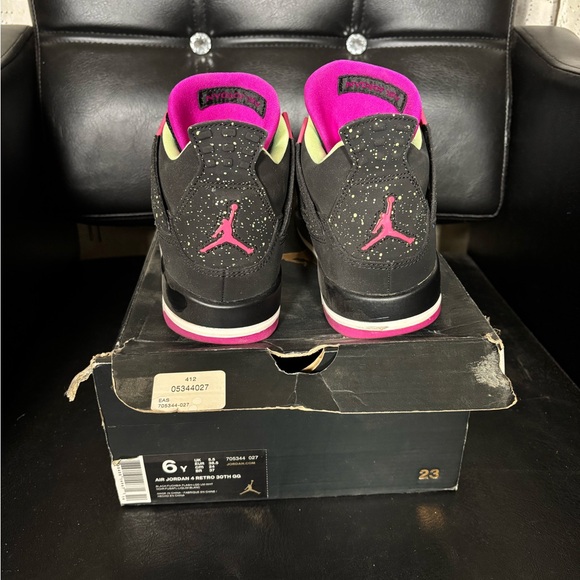 Jordan Retro 4 Fuchsia 30th Anniversary - Picture 4 of 5